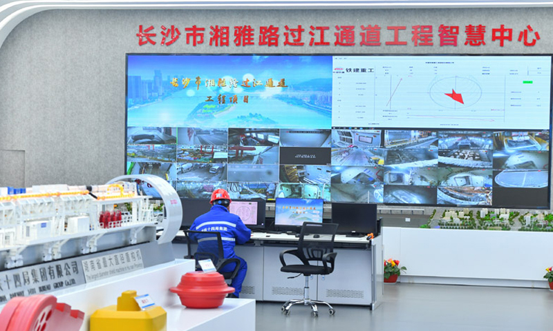 图为1月26日拍摄的长沙市湘雅路过江通道工程智慧中心。（新华社记者 陈泽国 摄）