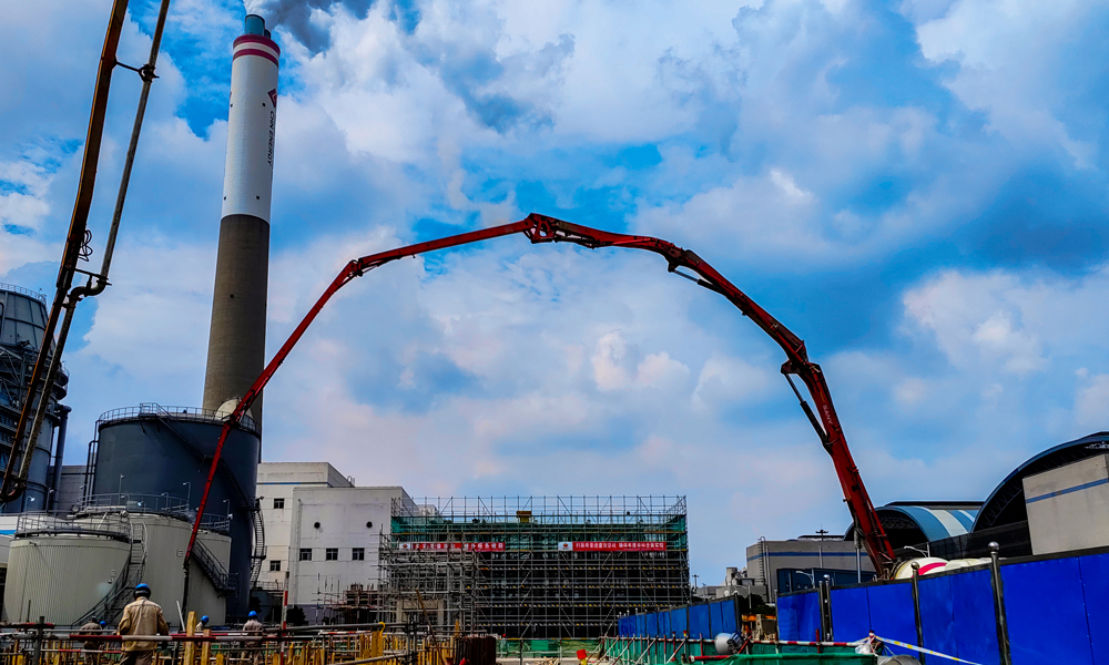 2022年9月27日拍摄的国家能源集团江苏泰州电厂CCUS项目施工现场。李慧 摄