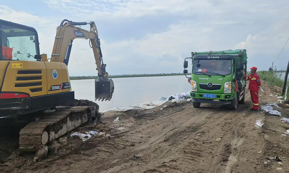 截至8月5日18时，中国安能救援队累计完成道路回填拓宽1520米，加固挡水应急堤防40米，修筑会车平台9个，砂石料填筑3100方。