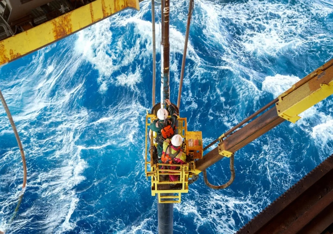 “深海一号”二期项目海上作业.jpg “深海一号”二期项目海上作业.jpg