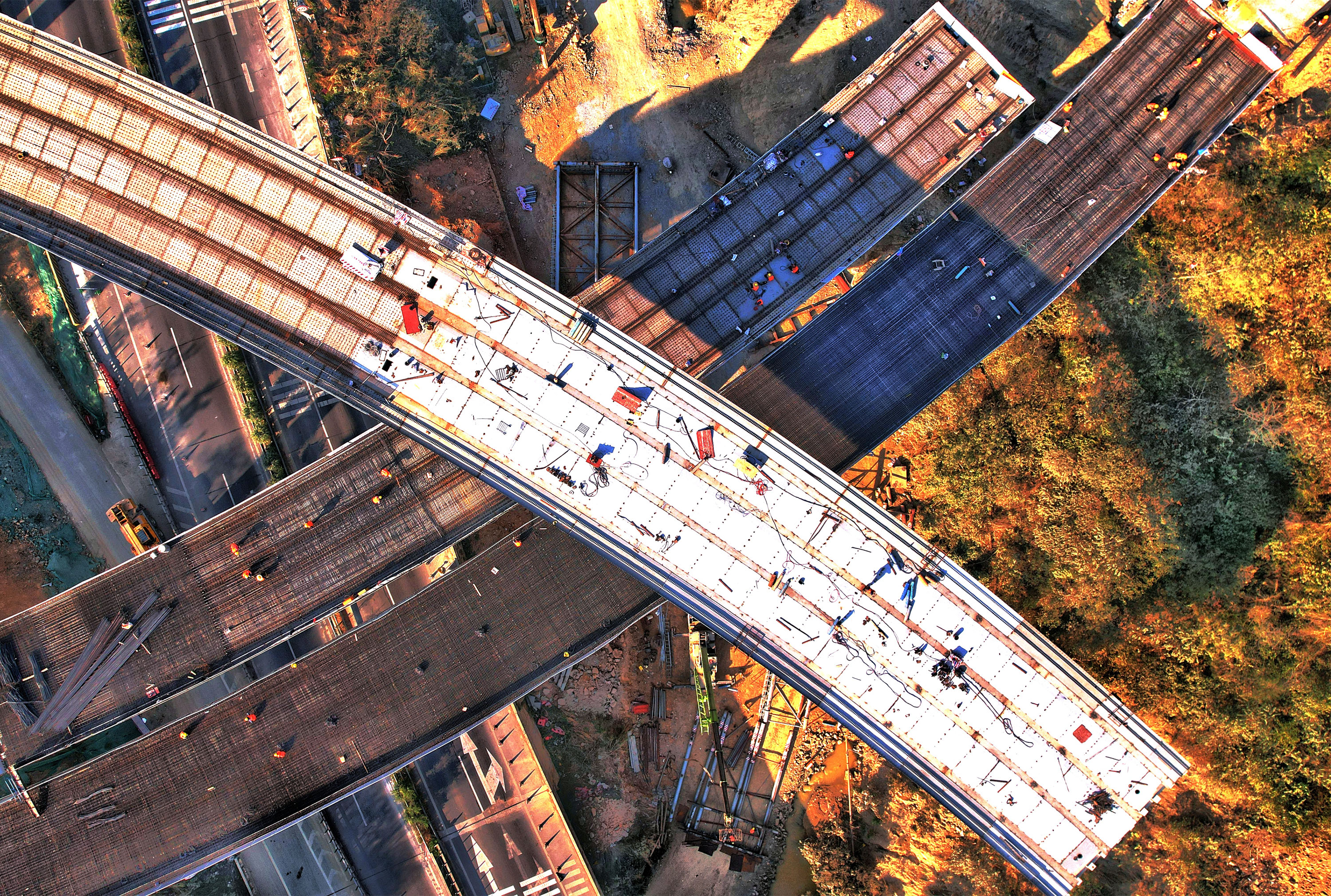 3.隆林委乐至革步高速公路一期工程建设现场.jpg